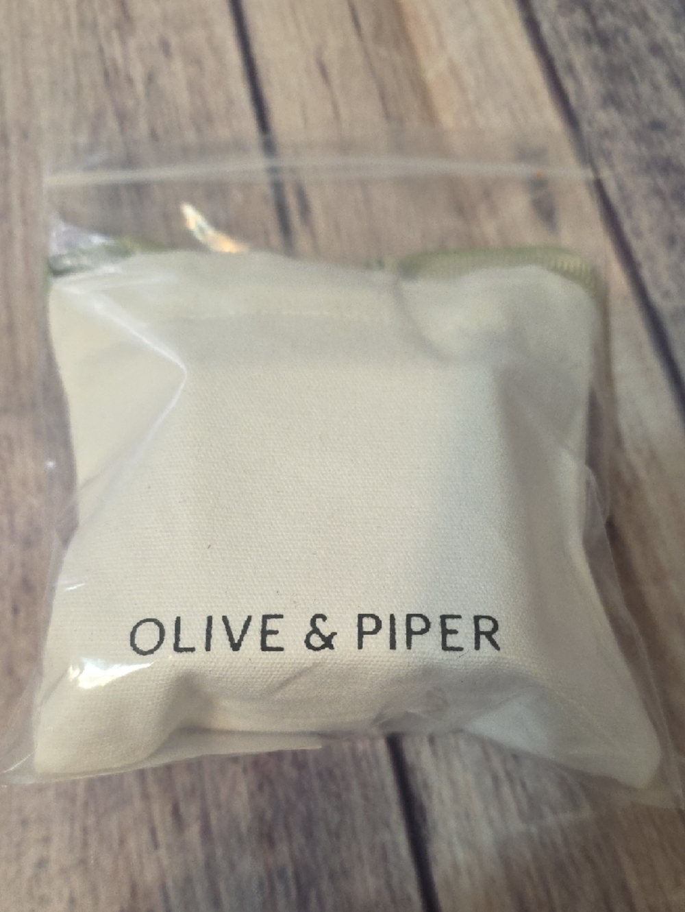 Olive & Piper Vale Ring, Size 6 NWT - Picture 4 of 6